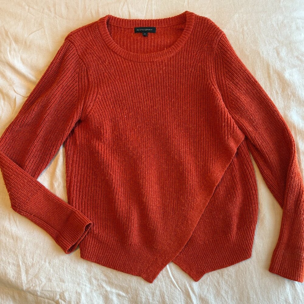 Banana Republic Cutout-Front Crew Pullover - M